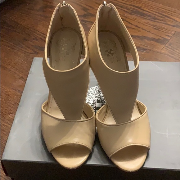 Leather Vince Camuto heeled sandals - Picture 2 of 5